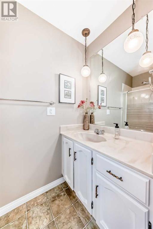 Single Family House Bungalow for Sale in  deercroft Way SE Deer Run Calgary 