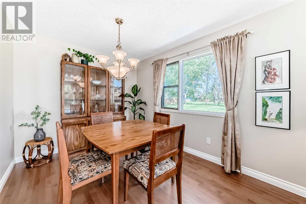 Single Family House Bungalow for Sale in  deercroft Way SE Deer Run Calgary 