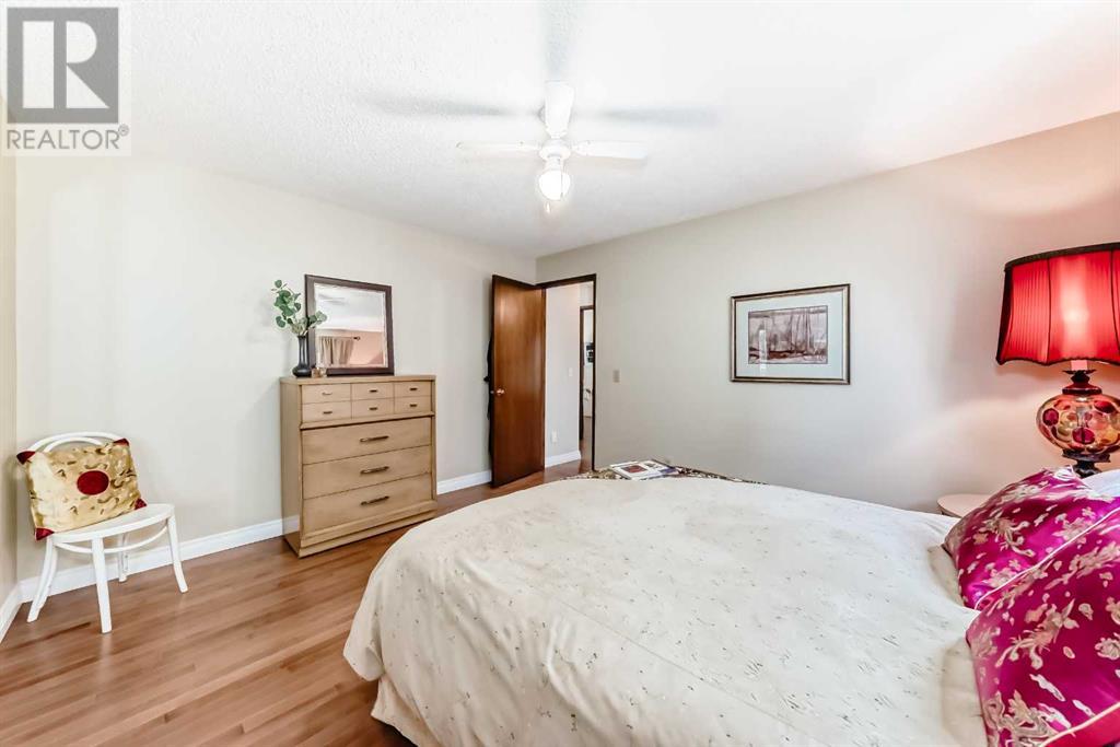 Single Family House Bungalow for Sale in  deercroft Way SE Deer Run Calgary 