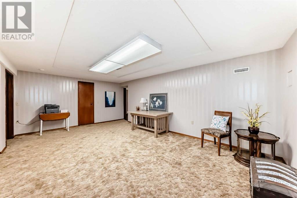 Single Family House Bungalow for Sale in  deercroft Way SE Deer Run Calgary 