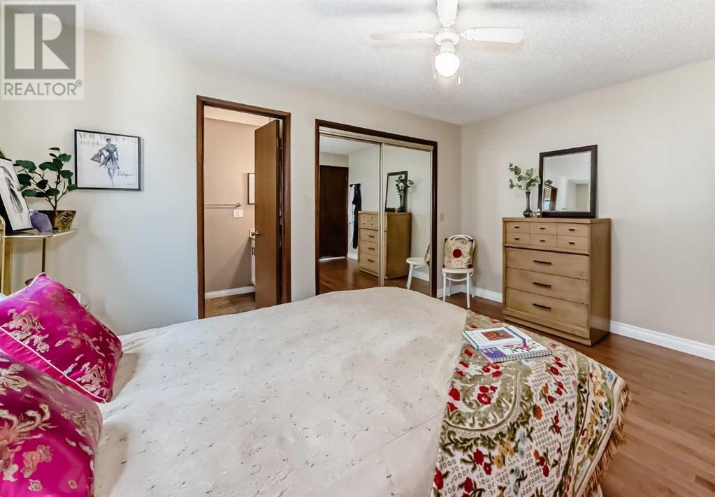 Single Family House Bungalow for Sale in  deercroft Way SE Deer Run Calgary 