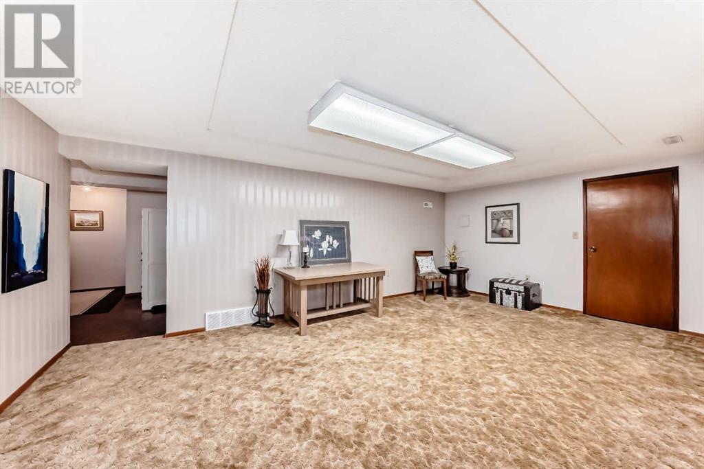 Single Family House Bungalow for Sale in  deercroft Way SE Deer Run Calgary 