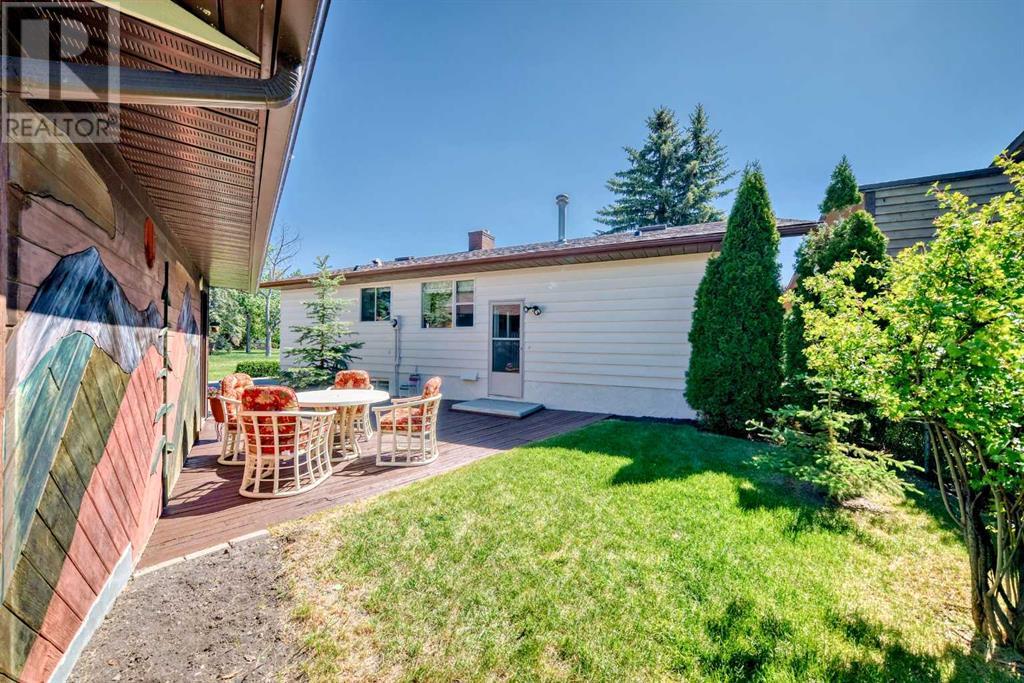 Single Family House Bungalow for Sale in  deercroft Way SE Deer Run Calgary 