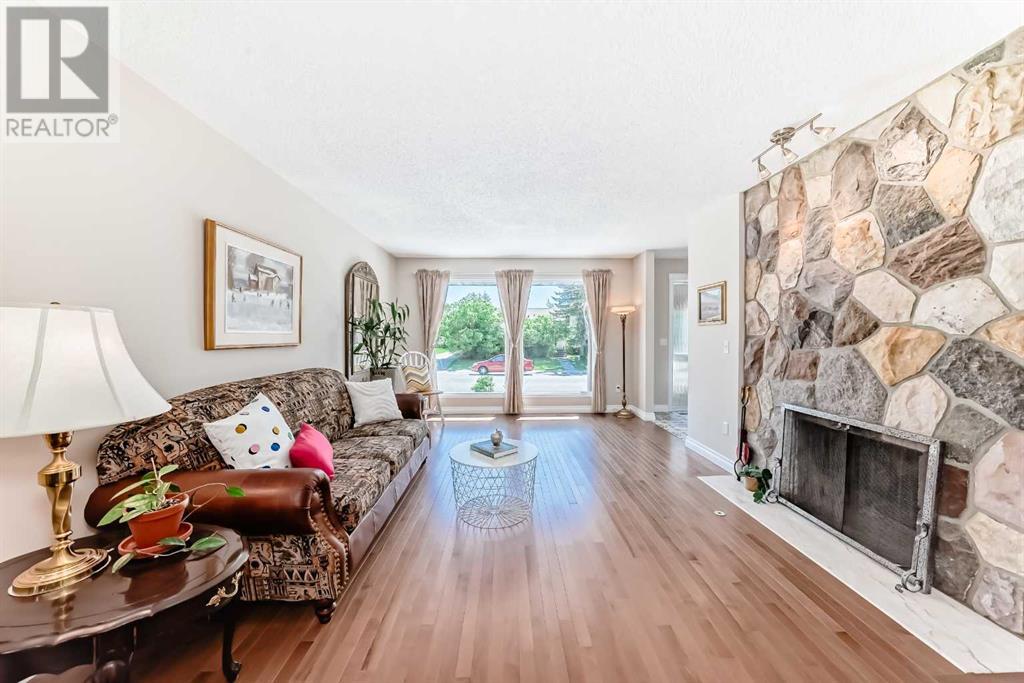 Single Family House Bungalow for Sale in  deercroft Way SE Deer Run Calgary 