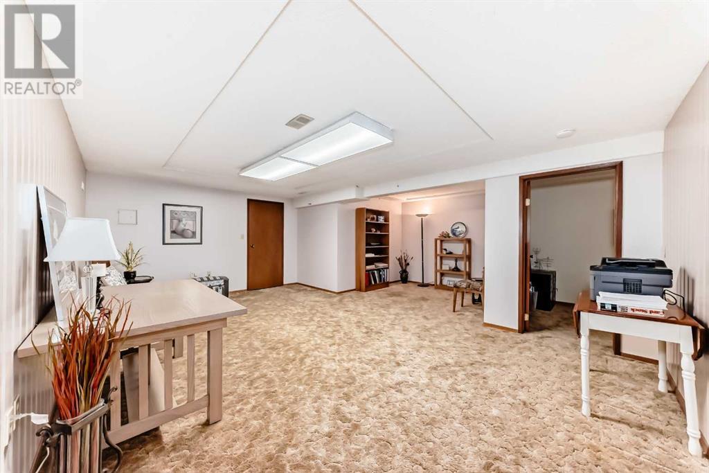 Single Family House Bungalow for Sale in  deercroft Way SE Deer Run Calgary 
