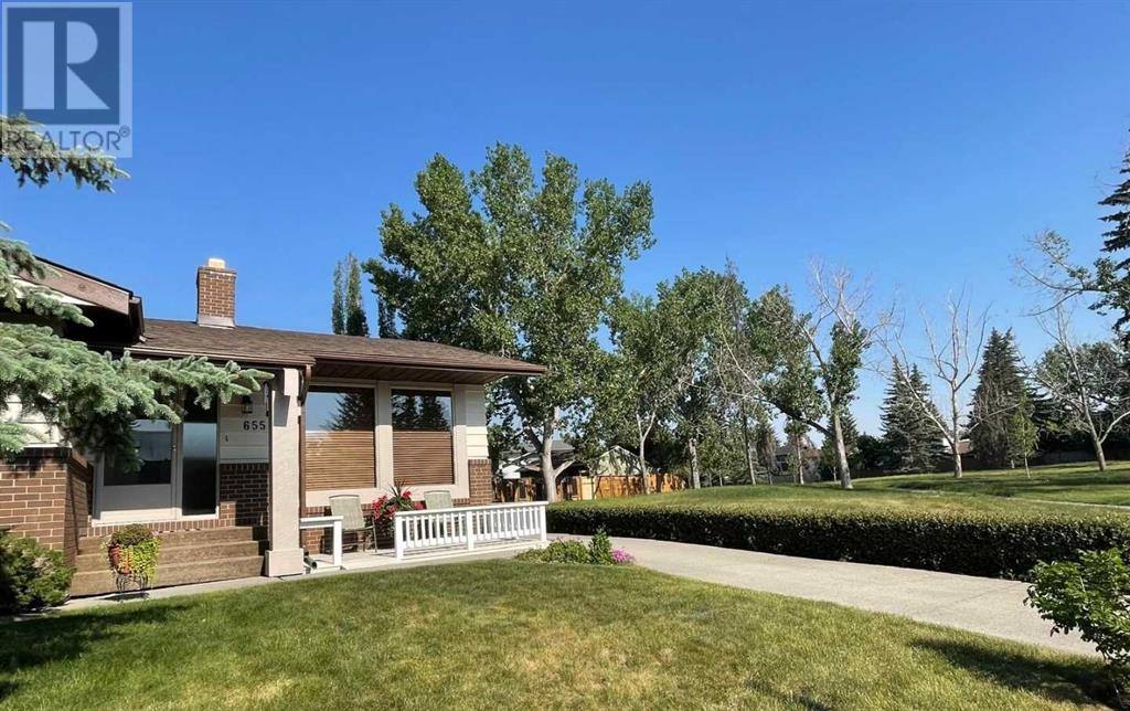 Single Family House Bungalow for Sale in  deercroft Way SE Deer Run Calgary 