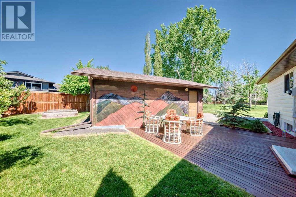 Single Family House Bungalow for Sale in  deercroft Way SE Deer Run Calgary 