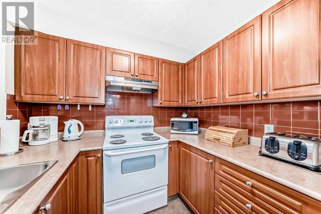 Single Family House for Sale in    Avenue SW Downtown West End Calgary 