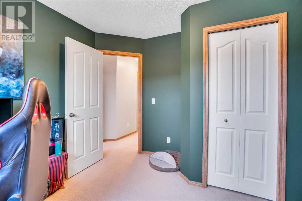8 Covecreek Close NE, Calgary, Alberta