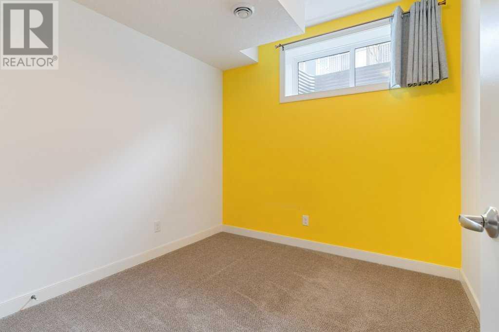 Single Family House 4 Level for Sale in  Sage Bluff Rise NW Sage Hill Calgary 