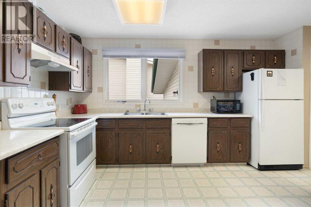 Single Family House Bungalow for Sale in  Deerview Place SE Deer Ridge Calgary 