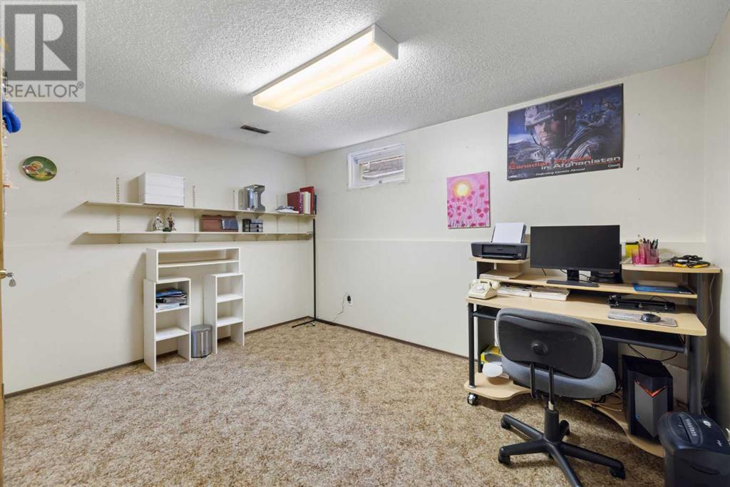 Single Family House Bungalow for Sale in  Deerview Place SE Deer Ridge Calgary 