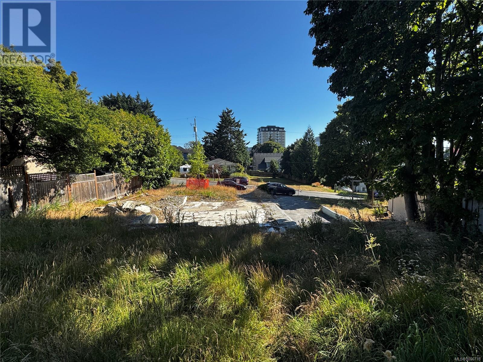  1258 B Woodway Road, Esquimalt