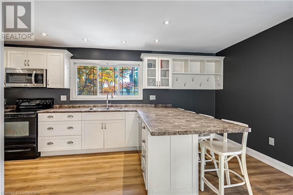 Photo 11 of 5585 Belmont Avenue, Niagara Falls ON
