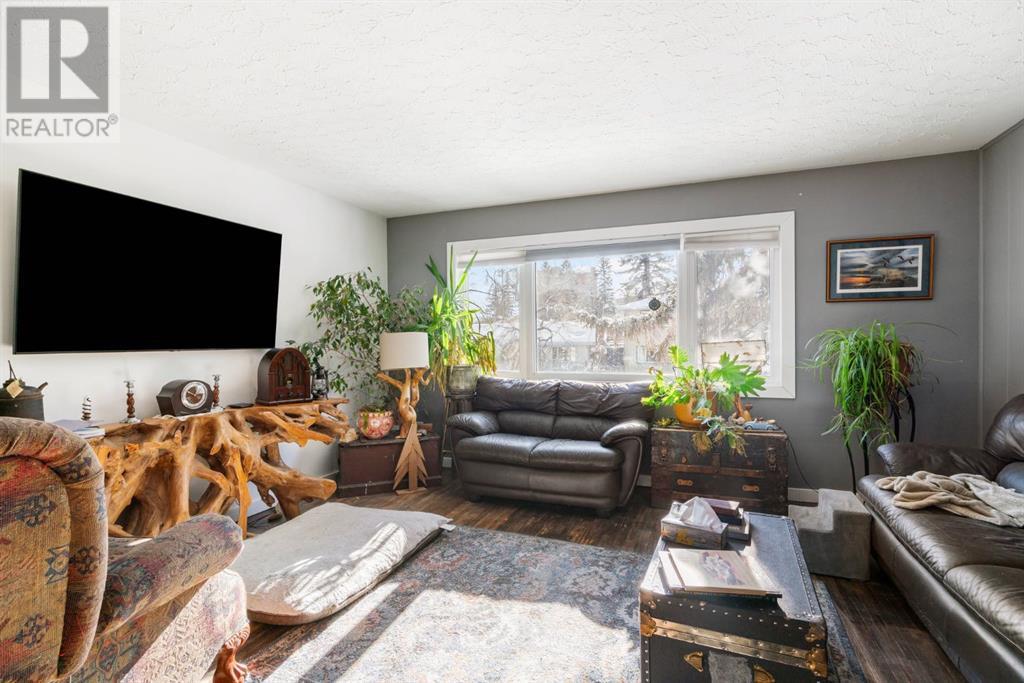 Multi-family House Bungalow for Sale in   Avenue SW Parkhill Calgary 