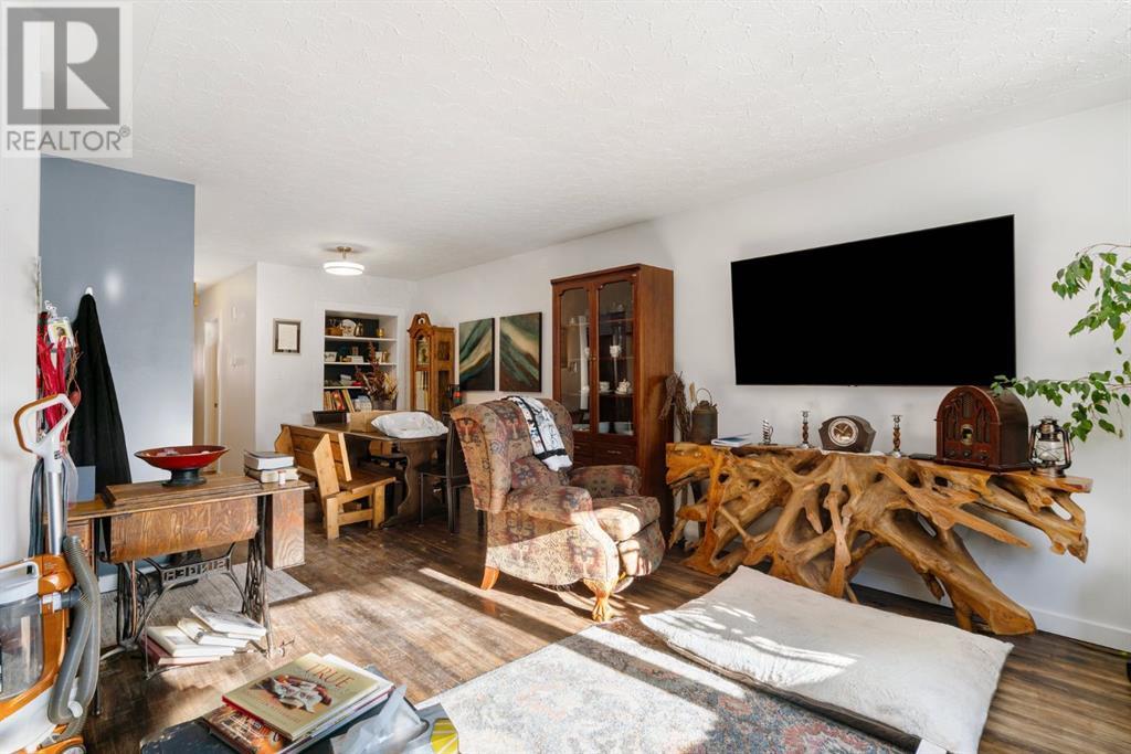 Multi-family House Bungalow for Sale in   Avenue SW Parkhill Calgary 