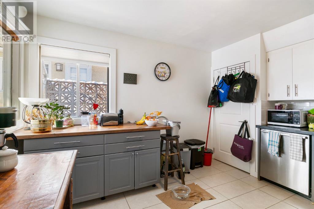 Multi-family House Bungalow for Sale in   Avenue SW Parkhill Calgary 