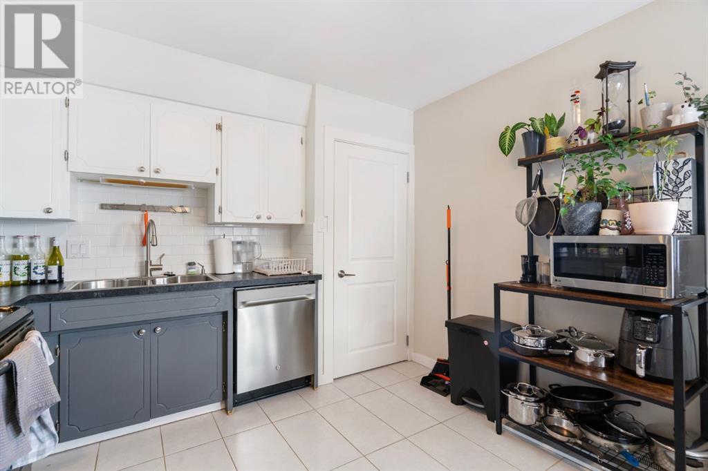 Multi-family House Bungalow for Sale in   Avenue SW Parkhill Calgary 
