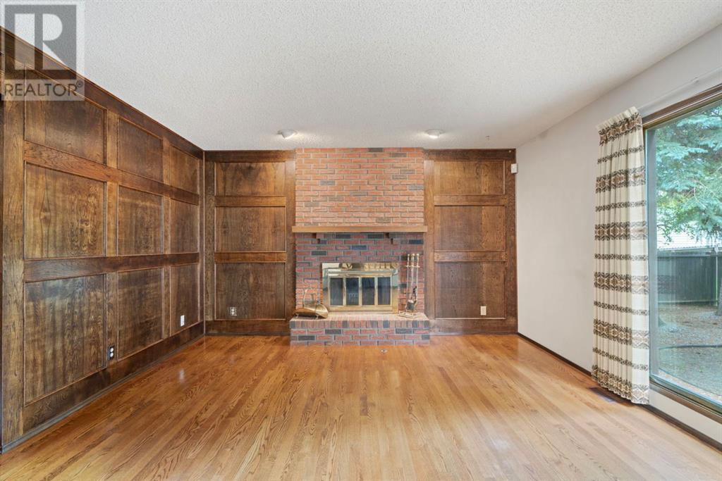 Single Family House for Sale in  Dalcastle Mews NW Dalhousie Calgary 