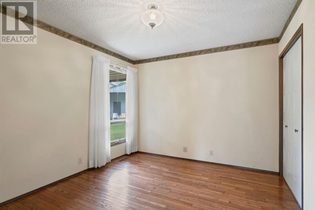 Single Family House for Sale in  Dalcastle Mews NW Dalhousie Calgary 