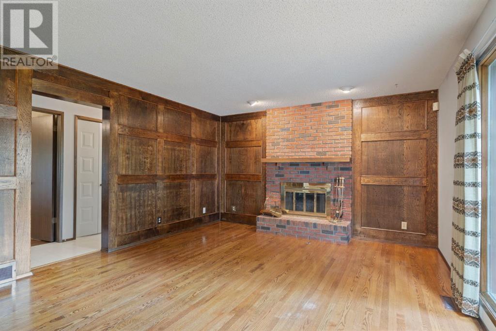 Single Family House for Sale in  Dalcastle Mews NW Dalhousie Calgary 