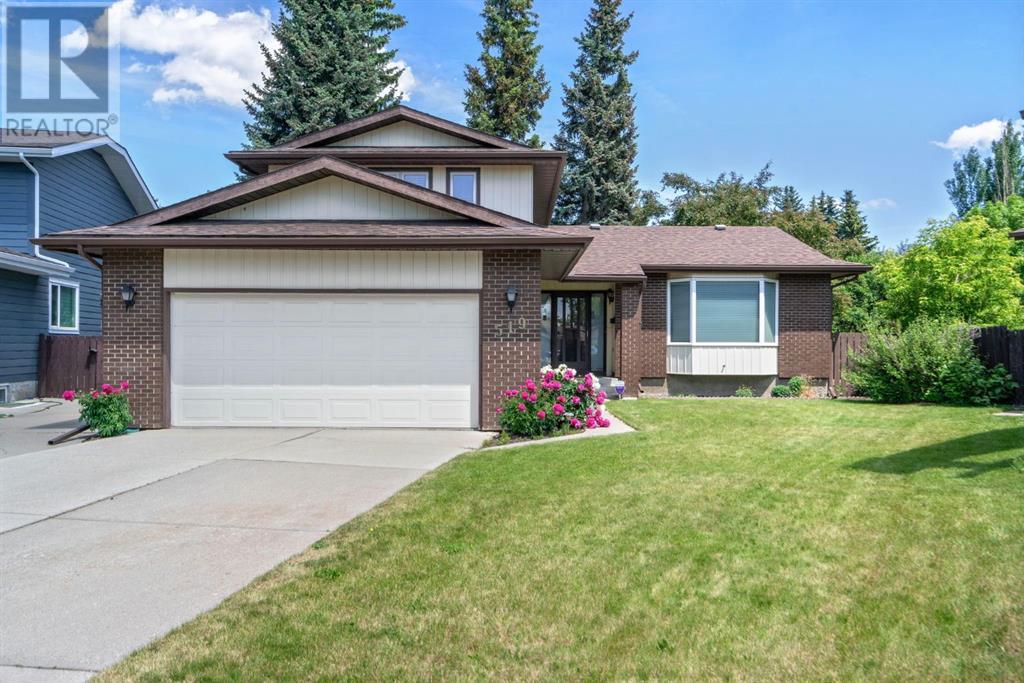 Single Family House for Sale in  Dalcastle Mews NW Dalhousie Calgary 