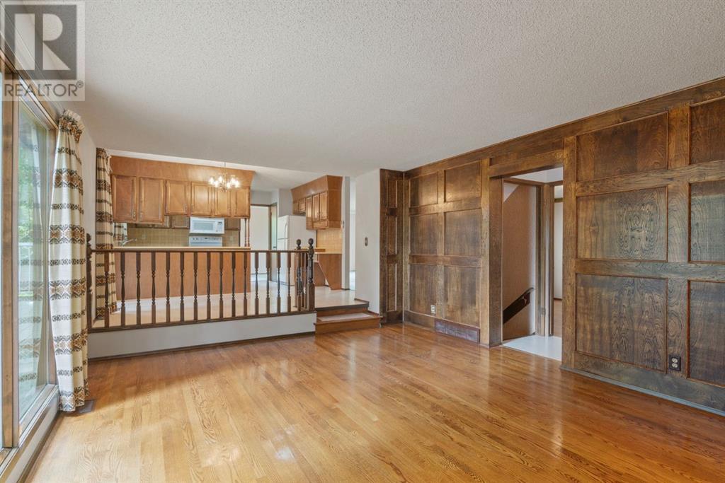 Single Family House for Sale in  Dalcastle Mews NW Dalhousie Calgary 