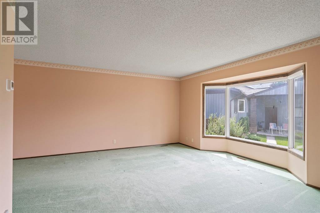 Single Family House for Sale in  Dalcastle Mews NW Dalhousie Calgary 