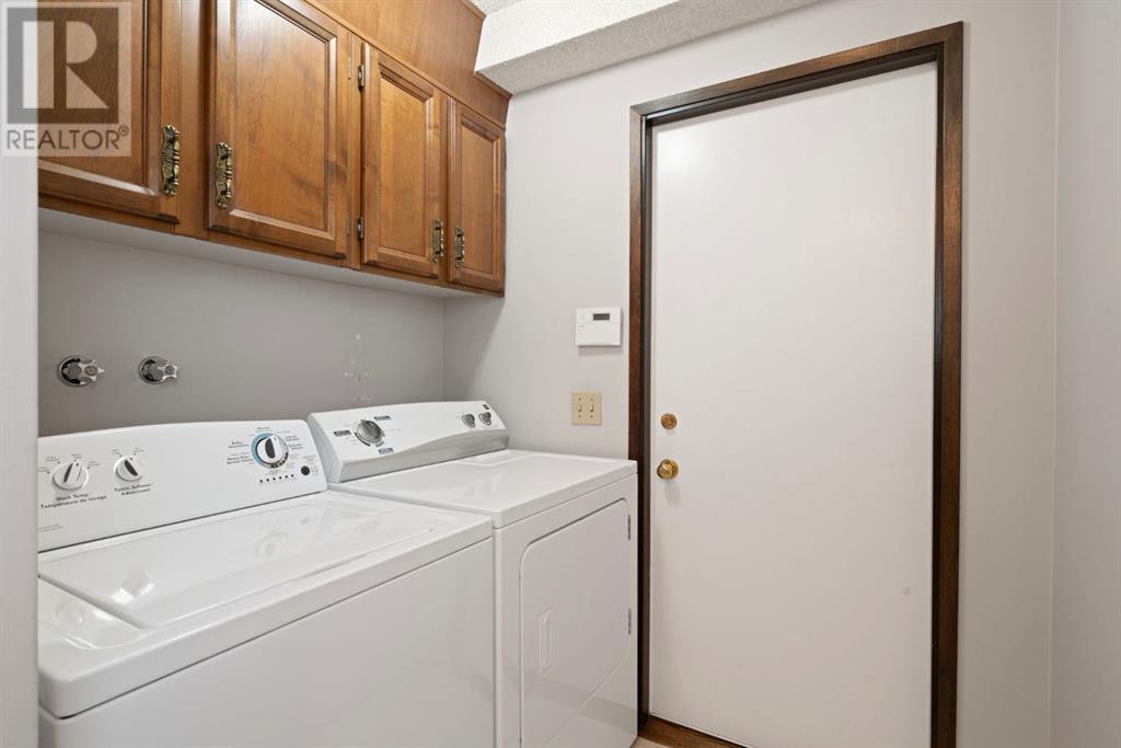 Single Family House for Sale in  Dalcastle Mews NW Dalhousie Calgary 