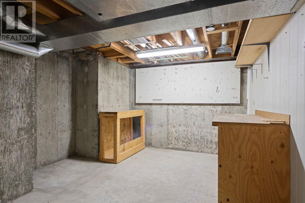 Single Family House for Sale in  Dalcastle Mews NW Dalhousie Calgary 