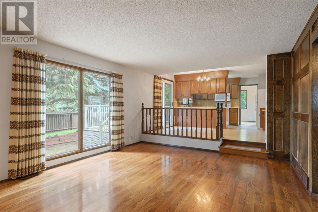 Single Family House for Sale in  Dalcastle Mews NW Dalhousie Calgary 