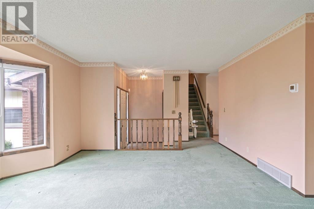 Single Family House for Sale in  Dalcastle Mews NW Dalhousie Calgary 