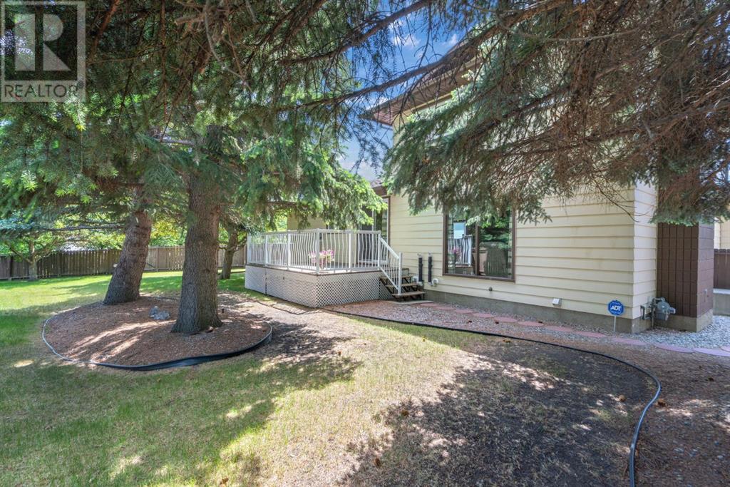 Single Family House for Sale in  Dalcastle Mews NW Dalhousie Calgary 