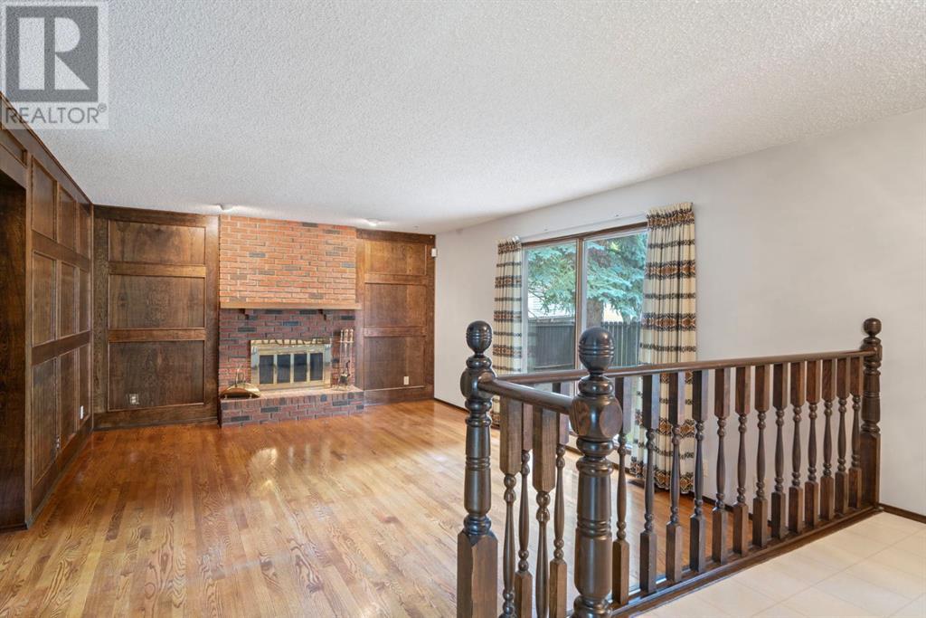 Single Family House for Sale in  Dalcastle Mews NW Dalhousie Calgary 