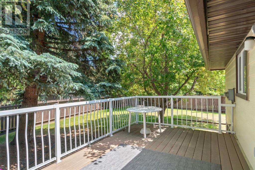 Single Family House for Sale in  Dalcastle Mews NW Dalhousie Calgary 