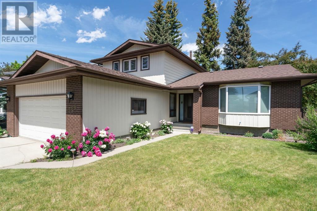 Single Family House for Sale in  Dalcastle Mews NW Dalhousie Calgary 
