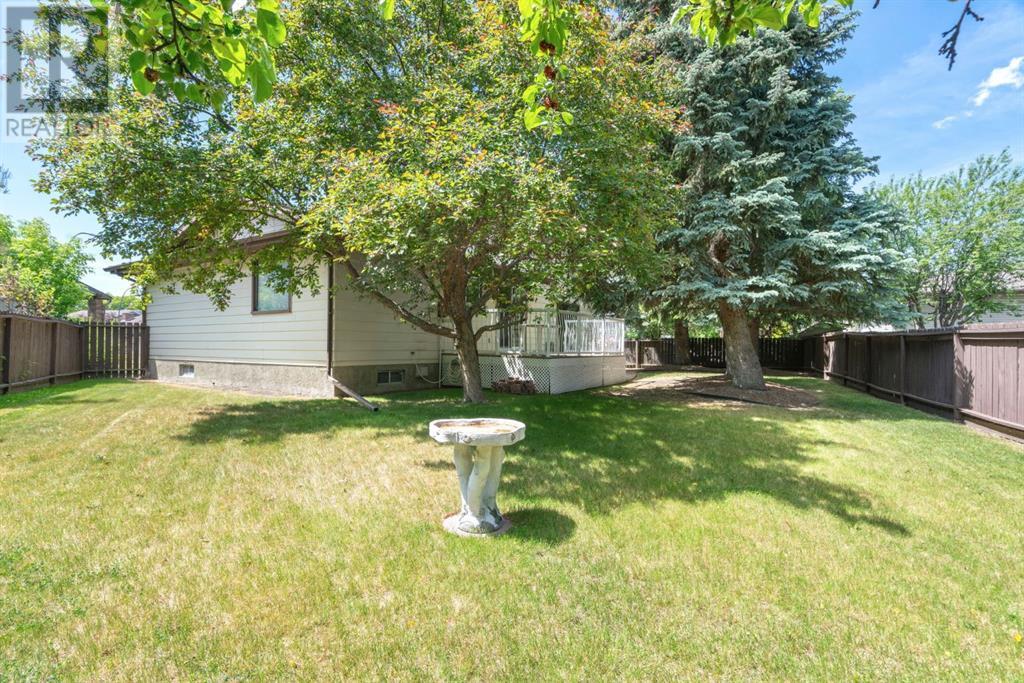 Single Family House for Sale in  Dalcastle Mews NW Dalhousie Calgary 