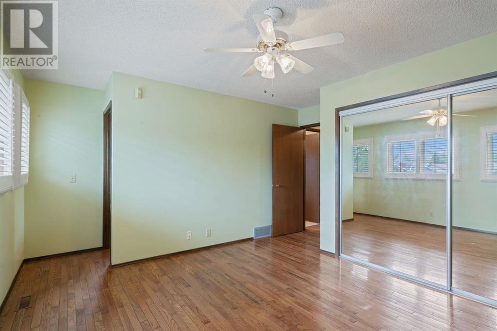 Single Family House for Sale in  Dalcastle Mews NW Dalhousie Calgary 
