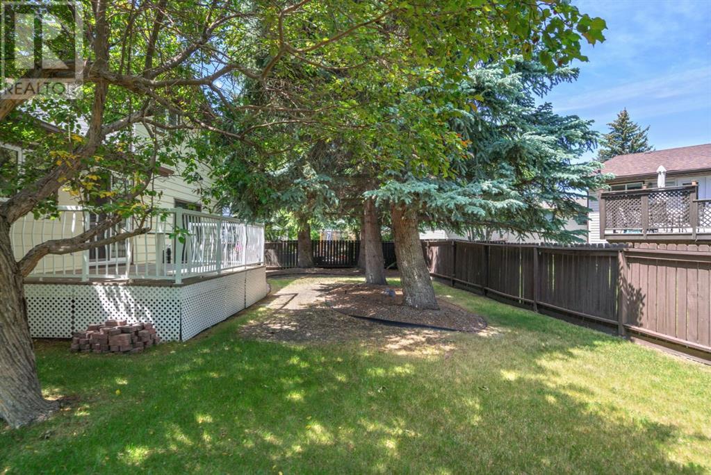 Single Family House for Sale in  Dalcastle Mews NW Dalhousie Calgary 