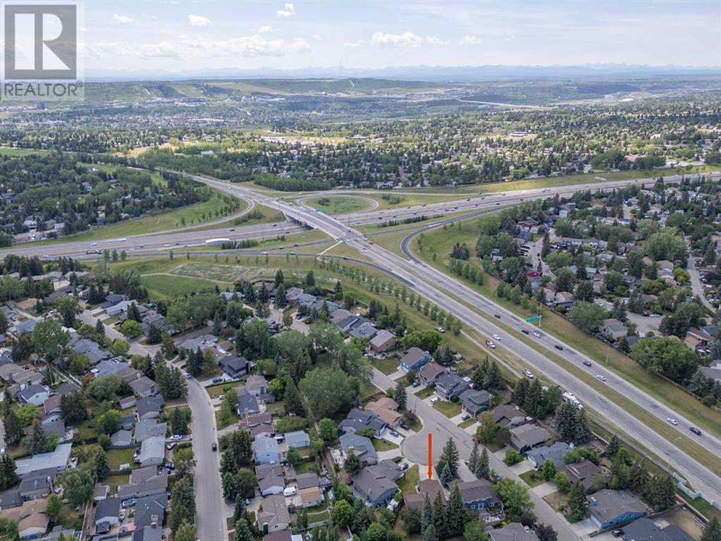 Single Family House for Sale in  Dalcastle Mews NW Dalhousie Calgary 