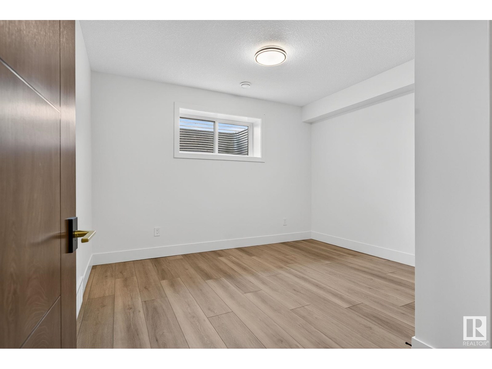 Photo 40 of 296 165 Av Ne, Edmonton AB