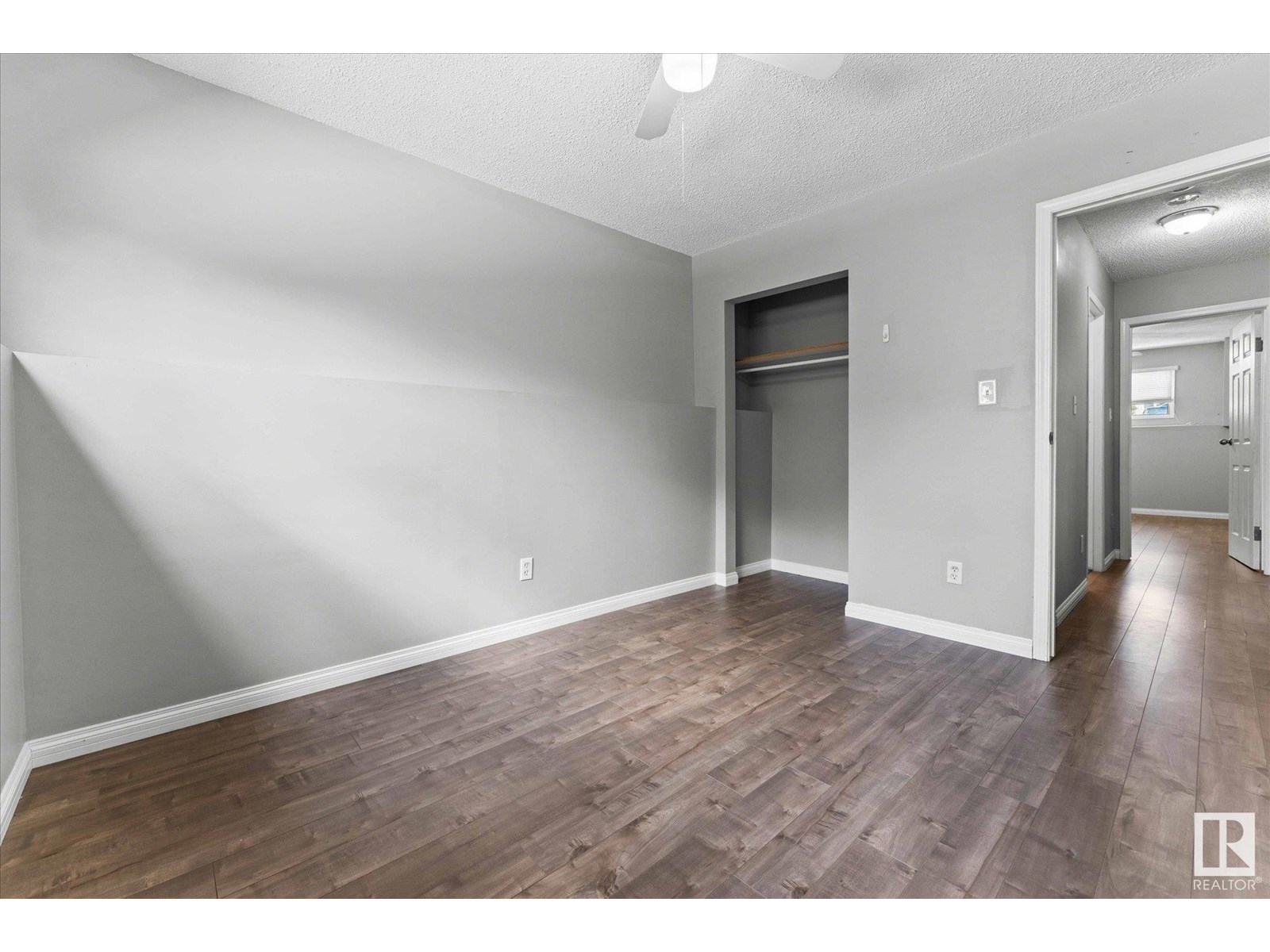 Photo 25 of 33 Westglen Cr, Spruce Grove AB