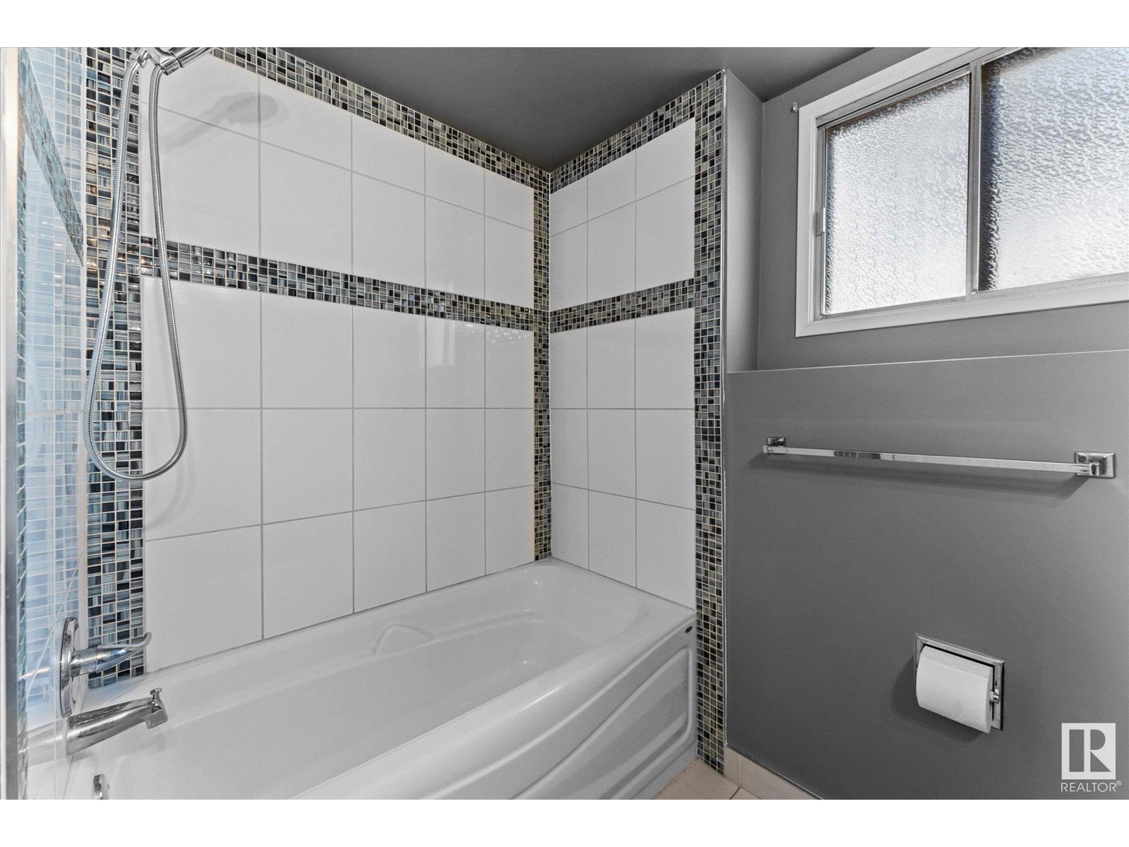 Photo 3 of 33 Westglen Cr, Spruce Grove AB