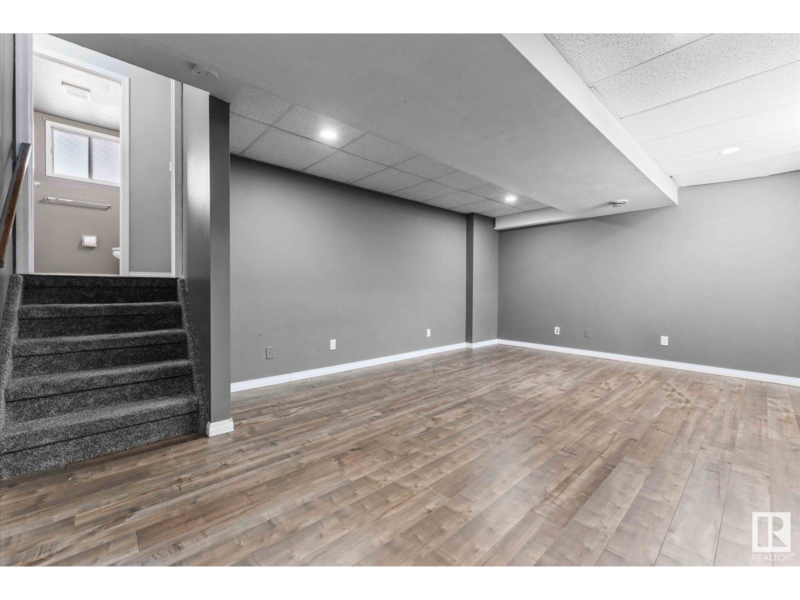 Photo 1 of 33 Westglen Cr, Spruce Grove AB