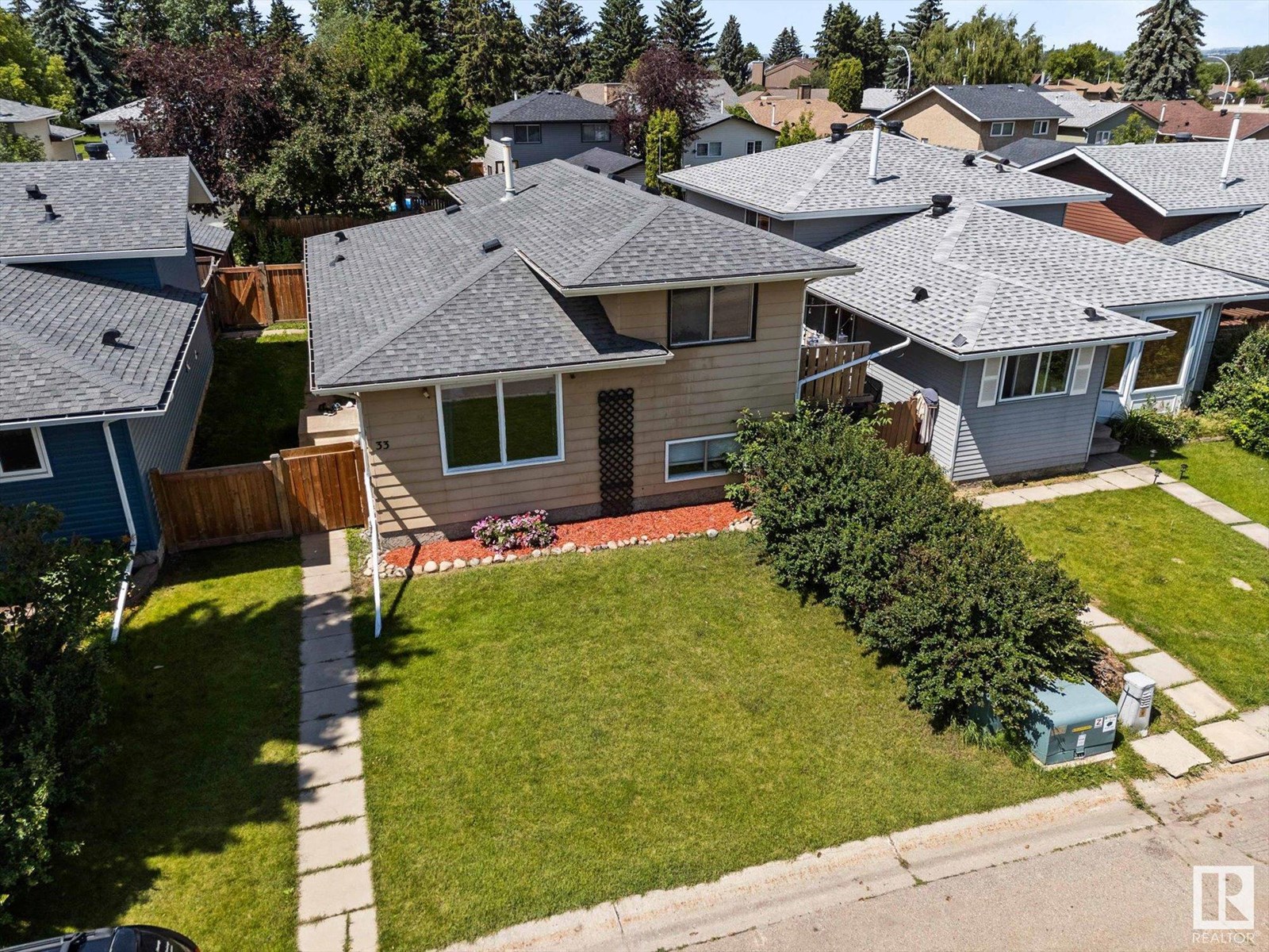 Photo 36 of 33 Westglen Cr, Spruce Grove AB