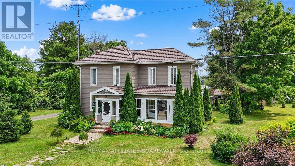 Photo 12 of 119 Oakel Street, Leeds And The Thousand Islands ON