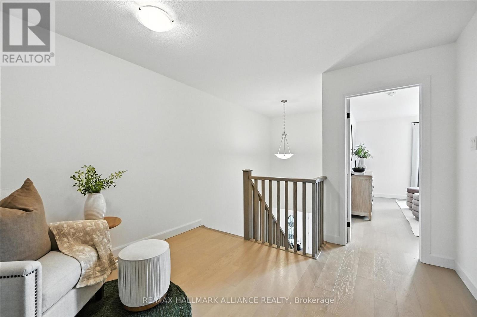 Single Family House for Sale in  SOUTHAM LANE Hamilton (Mountview) 