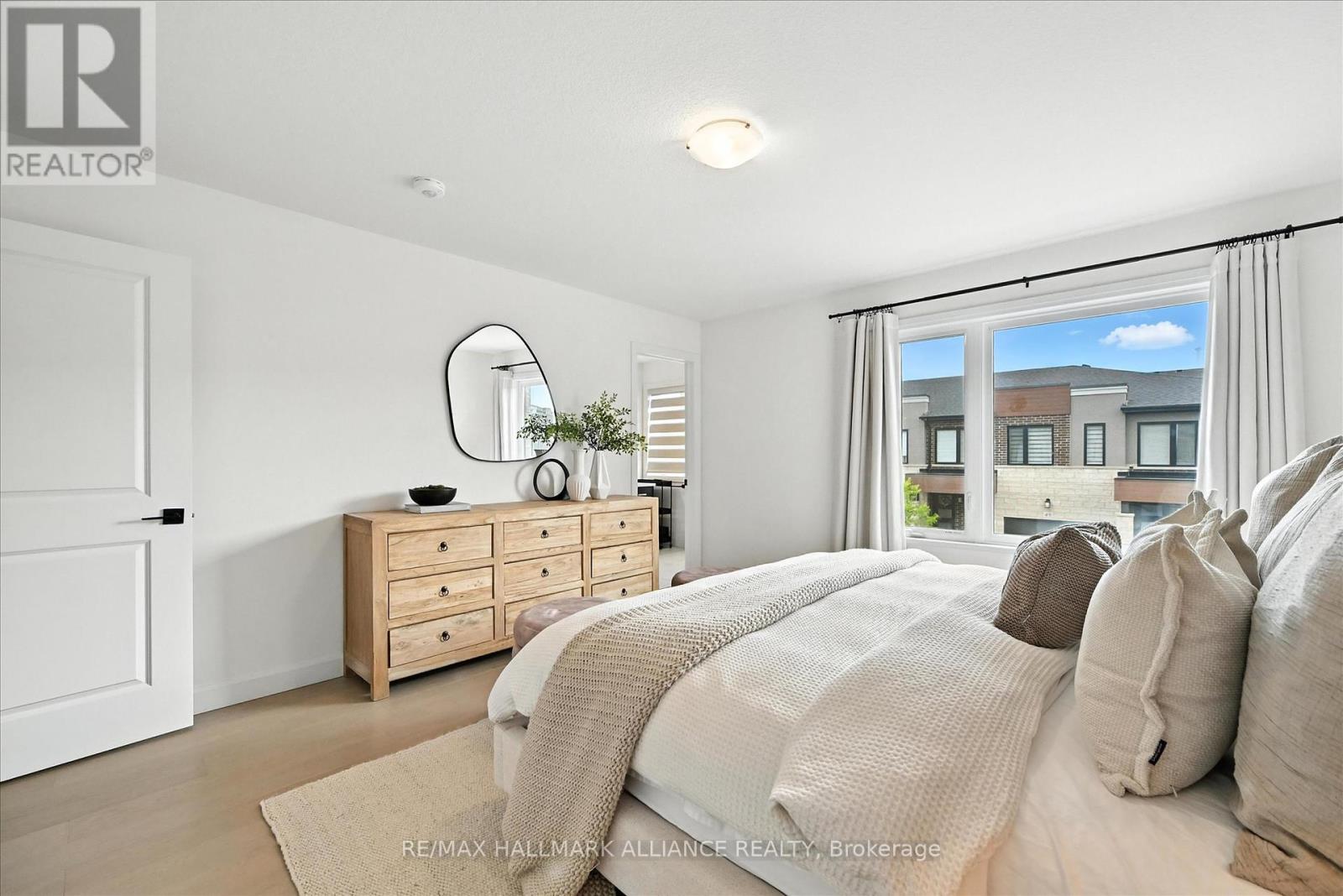 Single Family House for Sale in  SOUTHAM LANE Hamilton (Mountview) 