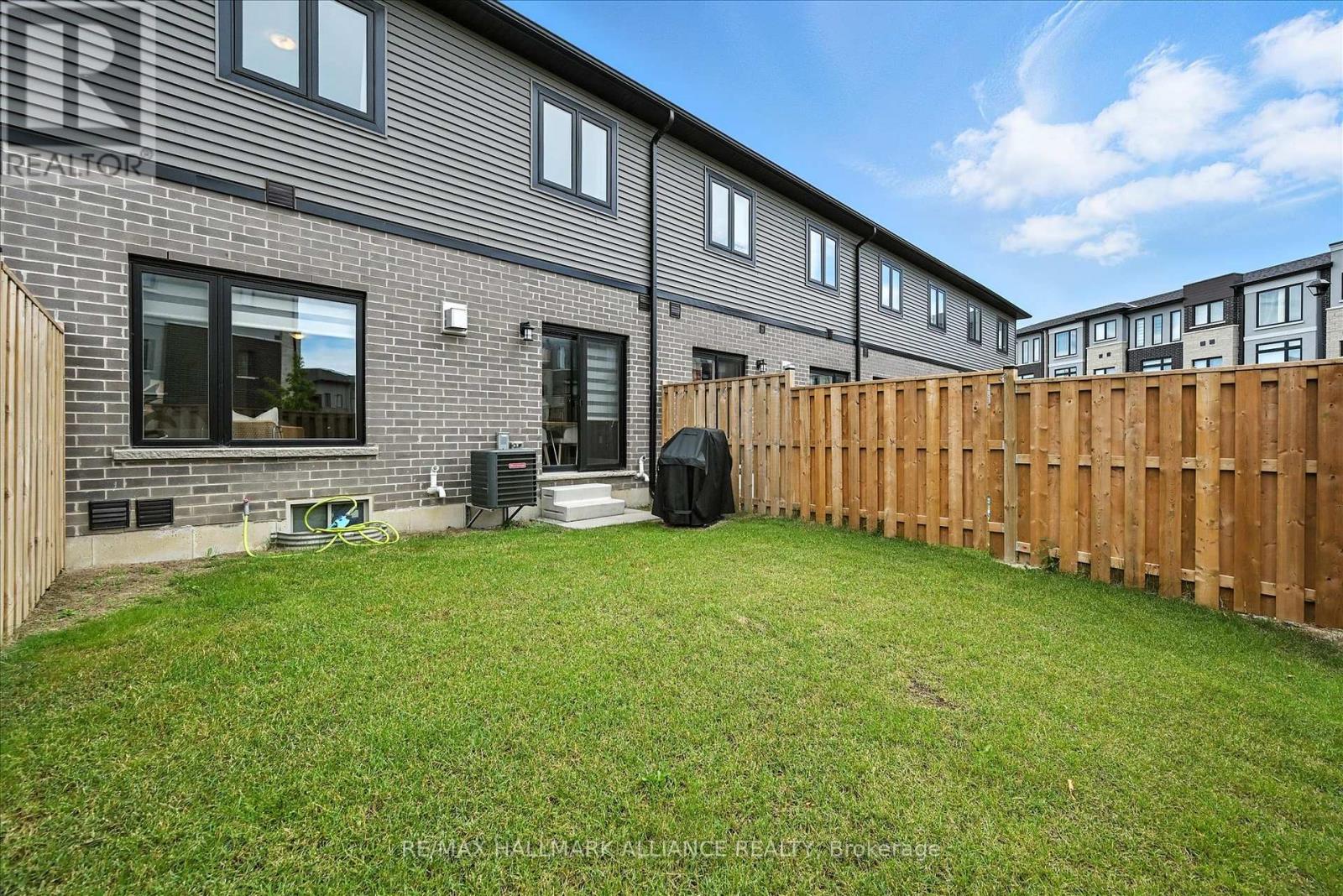 Single Family House for Sale in  SOUTHAM LANE Hamilton (Mountview) 