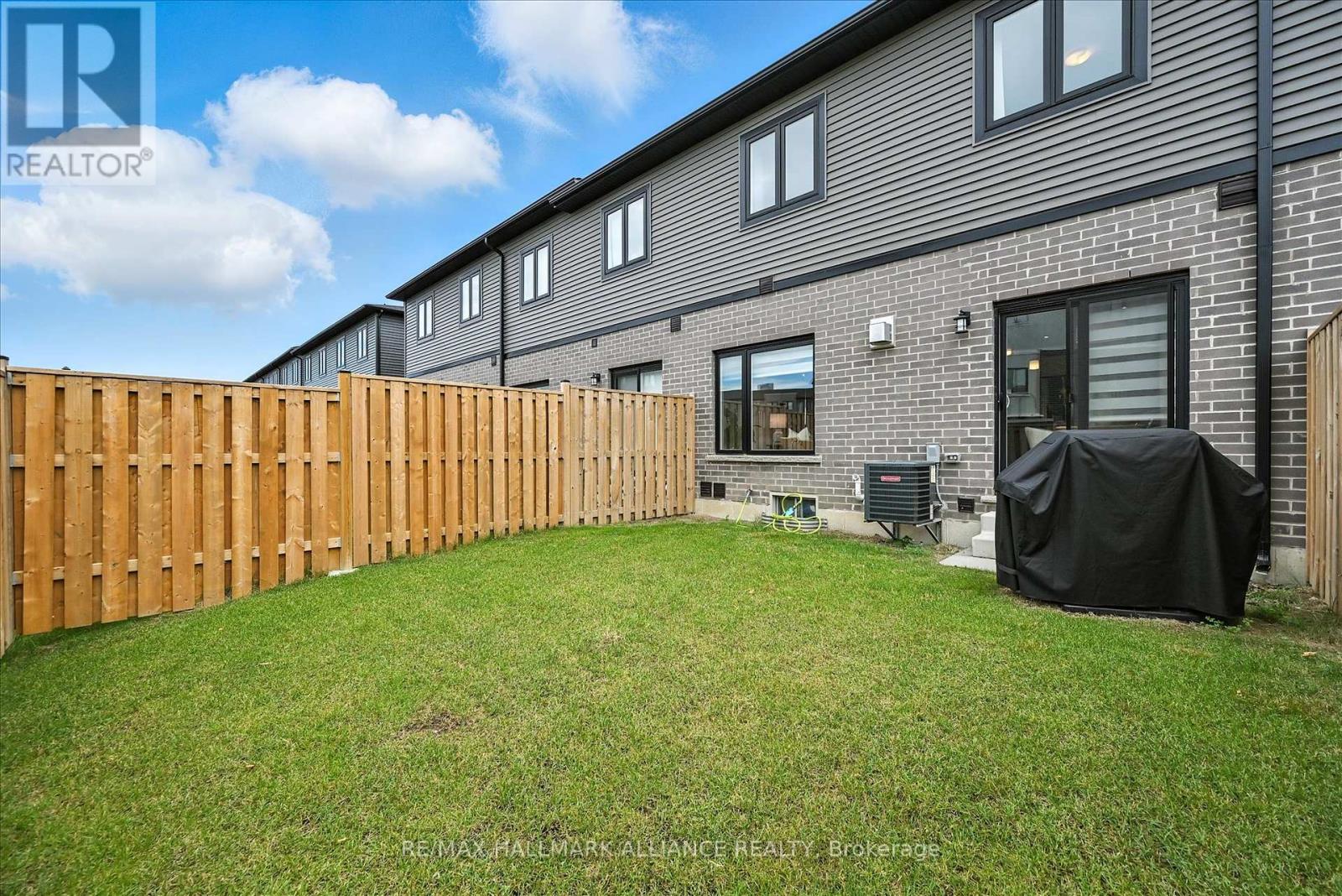 Single Family House for Sale in  SOUTHAM LANE Hamilton (Mountview) 
